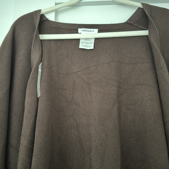 Never Worn Ingrid & Isabel Maternity ans Nursing Sweater - Picture 5 of 5